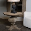 Luxusní venkovský kulatý příruční stolek Antiquités Francaises s ručně vyřezávanou nohou z masivního dřeva světle hnědá 60 cm