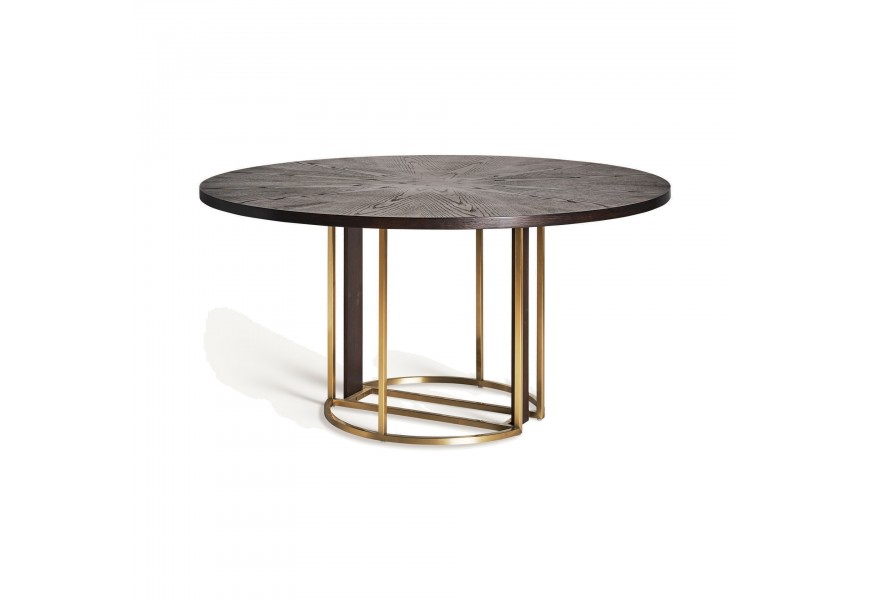 Luxusní art deco kulatý jídelní stůl Midas s čokoládovou hnědou deskou s kresbou letokruhů a zlatou kovovou nohou s lineárním zdobením a dřevěným prvkem