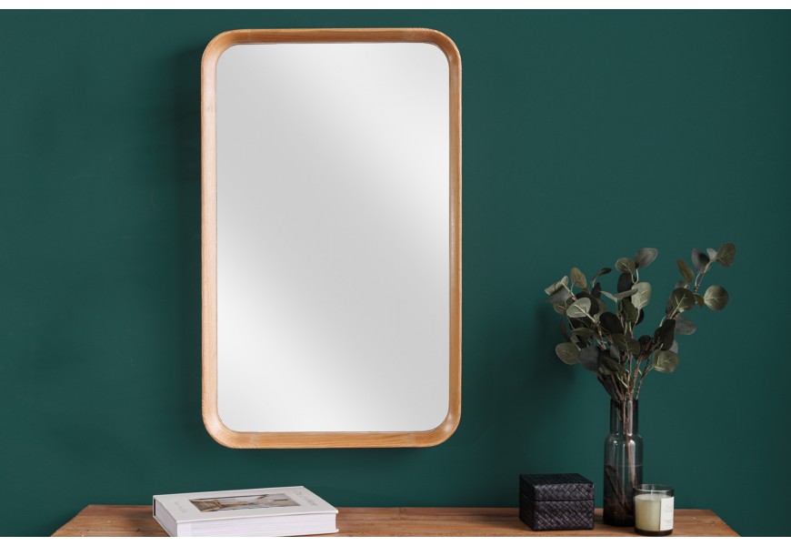 Moderní nástěnné zrcadlo Courbé obdélníkového tvaru s rámem ze světlého hnědého dubového dřeva s kresbou letokruhů se zaoblenými rohy