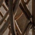 Luxusní zahradní křeslo Samalona v etno stylu s vysokou opěrkou z teakového dřeva s naturálním designem světle hnědá 215 cm