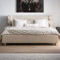 Luxusní art deco manželská postel Harlow s bílým krémovým čalouněním z bouclé látky 212 cm