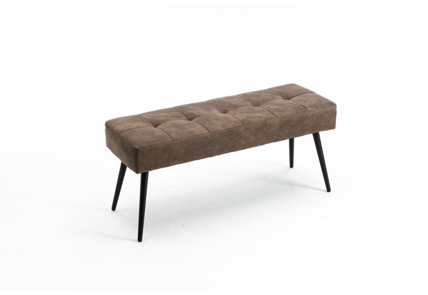 Moderní designová lavice Soreli s pěnovým čalouněním a šedě hnědou potahovou látkou z mikrovlákna s prošíváním se čtvercovým vzorem as kovovými černými nožičkami