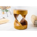 Designový kulatý příruční stolek Salian z masivního dřeva ve světle hnědé lakované barvě v atypickém tvaru 45 cm