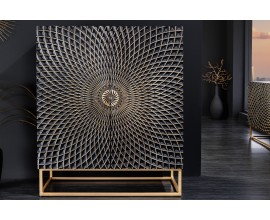 Etno obdélníková černě zlatá barová skříňka Astrid s vyřezávanou mandalou se zlatými detaily 120 cm