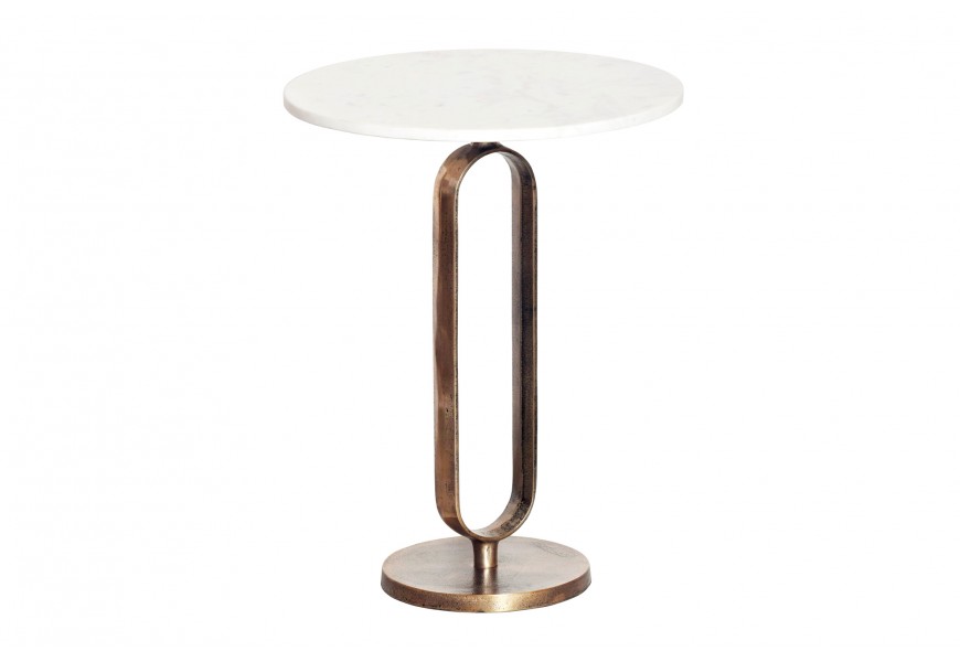 Art deco kulatý měděný příruční stolek Zendy v glamour nádechu s bílou mramorovou deskou a měděnou kovovou podstavou s válcovou perforovanou nohou