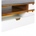 Luxusní masivní TV stolek Norse ze dřeva mindi v teplé hnědé barvě s bílými šuplíky 140 cm