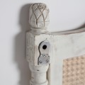 Luxusní provensálské čelo postele Vinny s vyřezávaným bílým rámem a béžovým vídeňským ratanovým výpletem 160 cm