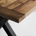 Luxusní obdélníkový industriální jídelní stůl Inar s přírodní hnědou dřevěnou deskou a překříženými nožičkami 200 cm
