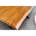 Masivní obdélníkový jídelní stůl Mammut s vrchní deskou z akáciového dřeva v přírodní medové hnědé barvě 200 cm