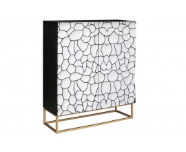 Designová art deco dvoudveřová barová skříňka Trencadia s bílou mozaikou na dvířkách z mangového dřeva v černé barvě se zlatými kovovými nožičkami