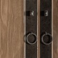 Luxusní bílá vintage vitrína Lisette se čtyřmi dvířky a šuplíky na dlouhých nožičkách 225 cm
