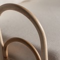 Luxusní ratanové zahradní křeslo Bonaire se vzdušným polobloukovým designem opěrek světle hnědá bílá 100 cm