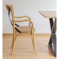 Designová masivní hnědá jídelní židle Chicago Cruz Tonet s opěrkami na ruce 92 cm