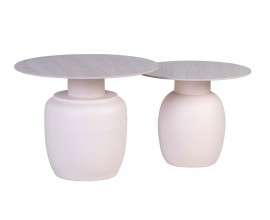 Moderní slonovinová bílá sada kulatých příručních stolků Ivette s vrchní deskou s mramorovým designem 47 cm