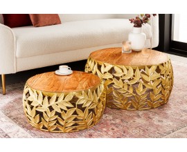 Zlatá glamour sada dvou kulatých konferenčních stolků Basoa s podstavou s designem listů a dřevěnou deskou 68 cm
