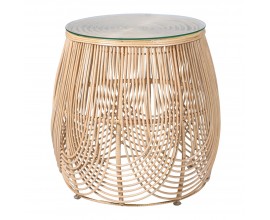 Designový ratanový kulatý příruční stolek Harmony v béžové barvě v etno stylu s kulatou skleněnou deskou s kovovými nožičkami