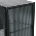 Luxusní industriální obdélníkový příborník Zenithar v černém kovovém provedení s drážkovanými skleněnými panely 111 cm