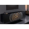 Stylový čtyřdveřový art deco nástěnný tv stolek Cumbria v černé barvě se zdobeným zlatým reliéfem na dvířkách 180 cm