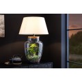 Stylov&aacute; skleněn&aacute; stoln&iacute; lampa Clasico s nohou v podobě n&aacute;doby s v&aacute;lcov&yacute;m b&iacute;l&yacute;m st&iacute;n&iacute;tkem 80 cm