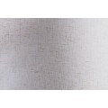 Stylov&aacute; skleněn&aacute; stoln&iacute; lampa Clasico s nohou v podobě průsvitn&eacute; n&aacute;doby s v&aacute;lcov&yacute;m b&eacute;žov&yacute;m st&iacute;n&iacute;tkem 60 cm