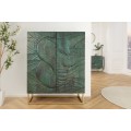 Stylová dvoudveřová tyrkysová art deco barová skříňka Cumbria s vyřezávaným hadím motivem a zlatou kovovou konstrukcí 120 cm