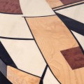 Luxusn&iacute; art deco konferenčn&iacute; stolek Orly s geometrick&yacute;m kubistick&yacute;m vzorem a třemi masivn&iacute;mi nožičkami 89 cm