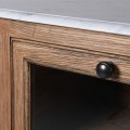 Luxusní koloniální hnědý kuchyňský ostrov Alert s dvanácti šuplíky a dvěma dvoudveřovými prosklenými skříňkami 141 cm