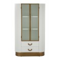 Art deco dvoudveřová vitrína Glamia Blanc s průhlednou výplní se zlatými detaily v bílé barvě 160 cm