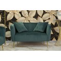 Art deco dvoum&iacute;stn&aacute; obd&eacute;ln&iacute;kov&aacute; čalouněn&aacute; smaragdov&aacute; sedačka Zeran se sametov&yacute;m potahem a zlat&yacute;mi kovov&yacute;mi nožičkami 127 cm