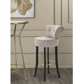 Designov&aacute; art deco &scaron;ed&aacute; barov&aacute; židle Vivienne s čern&yacute;mi nožičkami se zahnutou opěrkou se zlat&yacute;mi detaily 96 cm