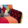 Designov&eacute; modern&iacute; klubov&eacute; křeslo Burlone s v&iacute;cebarevn&yacute;m patchworkov&yacute;m potahem s pro&scaron;&iacute;v&aacute;n&iacute;m s kulat&yacute;mi knofl&iacute;ky 71 cm