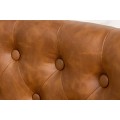 Chesterfield j&iacute;deln&iacute; čalouněn&aacute; židle Silloth s hněd&yacute;m kožen&yacute;m potahem se stř&iacute;brn&yacute;mi n&yacute;ty s pro&scaron;&iacute;van&yacute;m opěradlem 95 cm