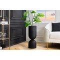 Art deco kulatý kovový černý podstavec na květiny Sola se strukturovaným matným povrchem s tvarem přesýpacích hodin 56 cm