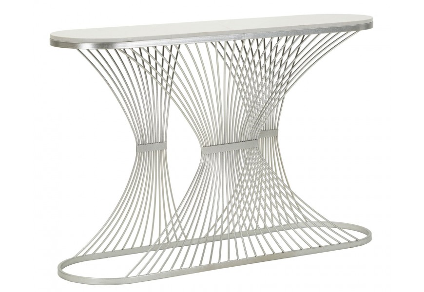 Designový stříbrný glamour konzolový stolek Fascinio s oválnou vrchní deskou z bílého mramoru s šedým žilkováním a kovovou podstavou se třemi dekoračními prvky z ohýbaných prutů ve tvaru přesýpacích hodin