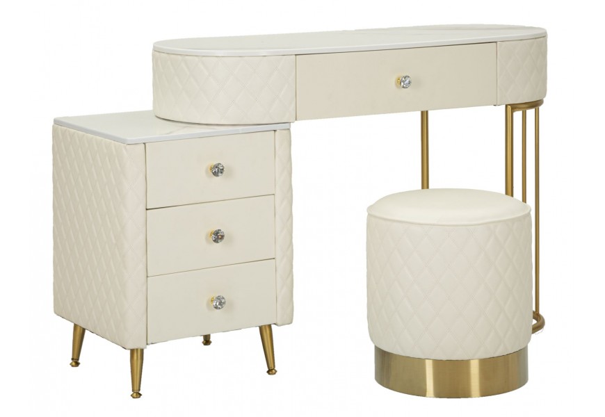 Art deco elegantní toaletní sestava Glamia Tapise s oválným stolkem se širokou zásuvkou a třemi bočními zásuvkami s bílou deskou s mramorovým efektem s krémovým potahem z ekokůže a zlatou kovovou podstavou