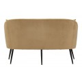 Designov&aacute; modern&iacute; sedačka Cally se sametov&yacute;m potahem v okrov&eacute; barvě se dvěma pol&scaron;t&aacute;ři 137 cm