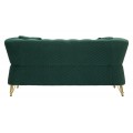 Glamour zelen&aacute; dvoum&iacute;stn&aacute; sedačka Velaria se sametov&yacute;m čalouněn&iacute;m s pro&scaron;&iacute;v&aacute;n&iacute;m chesterfield na opěradle a zlat&yacute;mi detaily 162cm