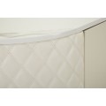 Designový art deco příborník Glamia Tapisé s koženým potahem v krémové bílé barvě se dvěma dvířky a čtyřmi zásuvkami 120 cm