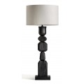 Luxusní moderní stolní lampa Ninewe s designovou nohou z masivního mangového dřeva s černým lakováním a kulatým stínítkem z jutového vlákna s hrubou strukturou ve světlé krémově béžové barvě