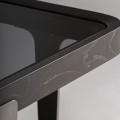 Luxusní art deco čtvercový masivní černý příruční stolek Kuzor se skleněnou vrchní deskou a poličkou 60 cm
