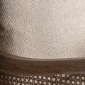 Luxusní retro čalouněné béžové křeslo Milonisa s dřevěnou hnědou konstrukcí a ratanovým vídeňským výpetem 86 cm