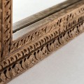 Luxusní venkovské nástěnné obdélníkové masivní zrcadlo Trevor v hnědé barvě s vyřezávaným rámem 150 cm
