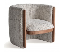 Luxusní art deco křeslo Janies s čalouněním v bílé barvě s texturou v půlkruhovém tvaru s hnědým dřevěným rámem na opěrkách a pod sedadlem