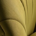 Luxusní glamour kulaté pistáciové zelené prošívané čalouněné křeslo Zimis se sametovým potahem a tmavě šedými třásněmi 80 cm