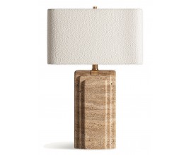 Luxusní art deco travertinová stolní lampa Rake v béžové pískové barvě se čtvercovým bouclé bílým bavlněným stínítkem 67 cm