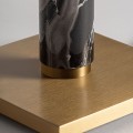 Luxusní art deco mramorová černá stojací lampa Jerf s válcovým bílým stínítkem a kovovou zlatou čtvercovou podstavou 163 cm