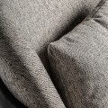 Luxusní moderní čalouněné šedé křeslo Hubert s texturovaným potahem a masivní černou konstrukcí 84 cm