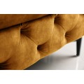 Štýlová chesterfield horčicová žltá čalúnená taburetka Modern Barock s prešívaným poťahom a čiernymi kovovými nožičkami 92 cm