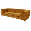 Luxusní chesterfield obdélníková třímístná sedačka Modern Barock se sametovým potahem v hořčičné barvě s obdélníkovými sedacími polštáři s opěrkami s nožičkami z kovu v černé barvě