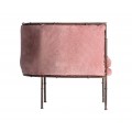 Luxusní chesterfield vintage chic čalouněné křeslo Kazer s růžovým sametovým bavlněným potahem a kovovou zlatou konstrukcí 72 cm